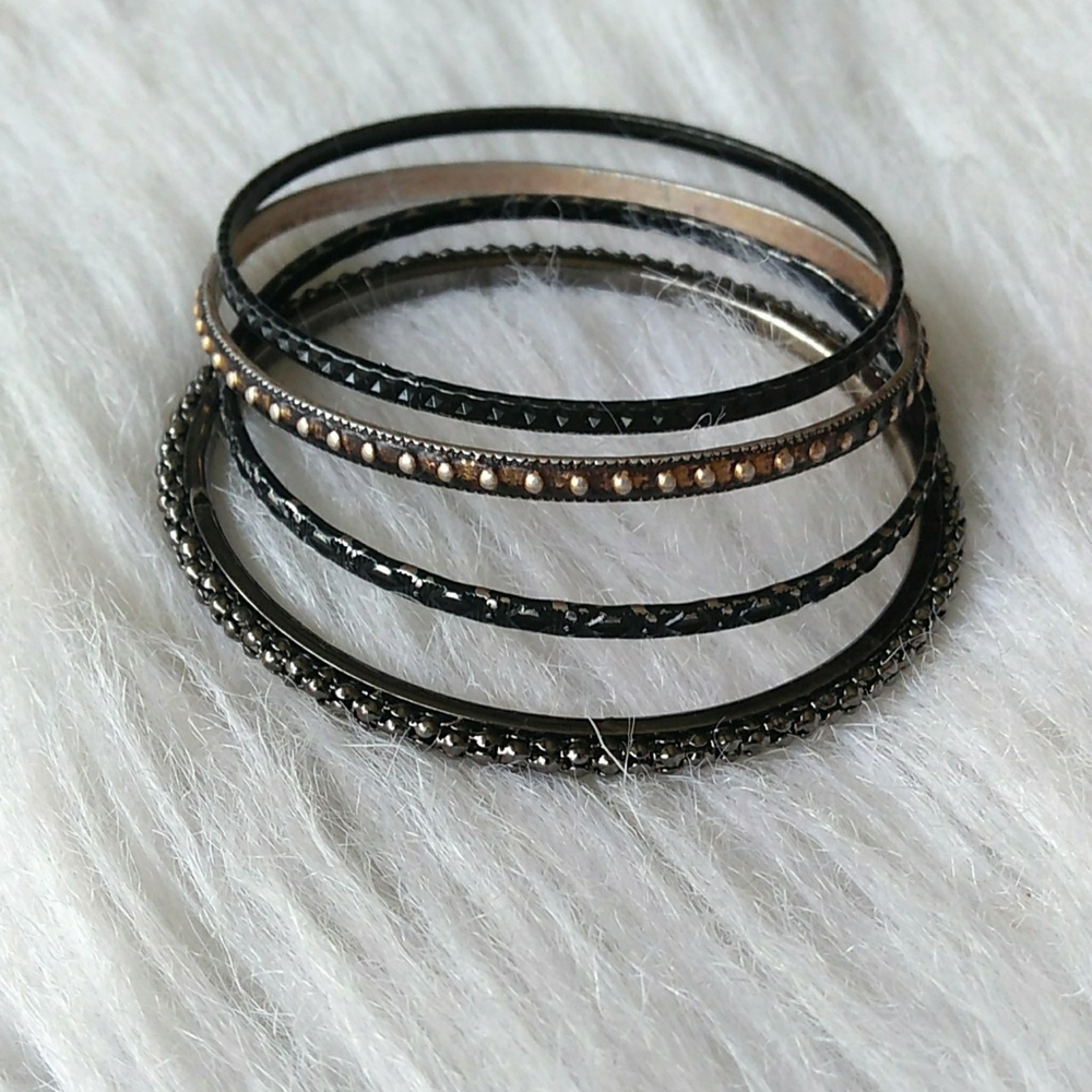 Bangles 🏵️